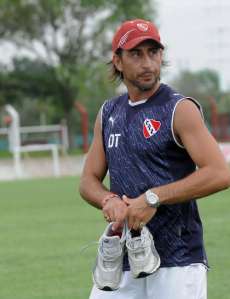 Cristian Díaz empezó bien como DT del "Rojo" y le renovarán el contrato hasta el 2013.